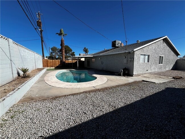 Building Photo - 2924 Black Forest Dr