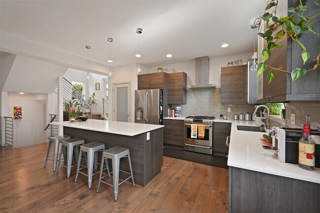 Building Photo - 3824 Renton Ave S