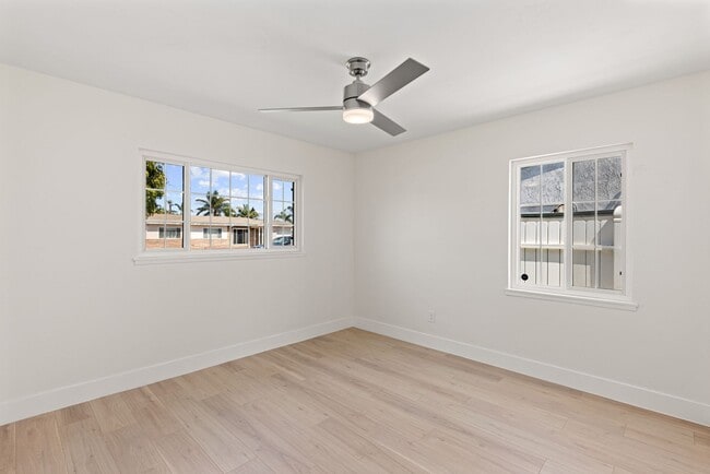 Building Photo - Welcome to your new home in the vibrant Ba...