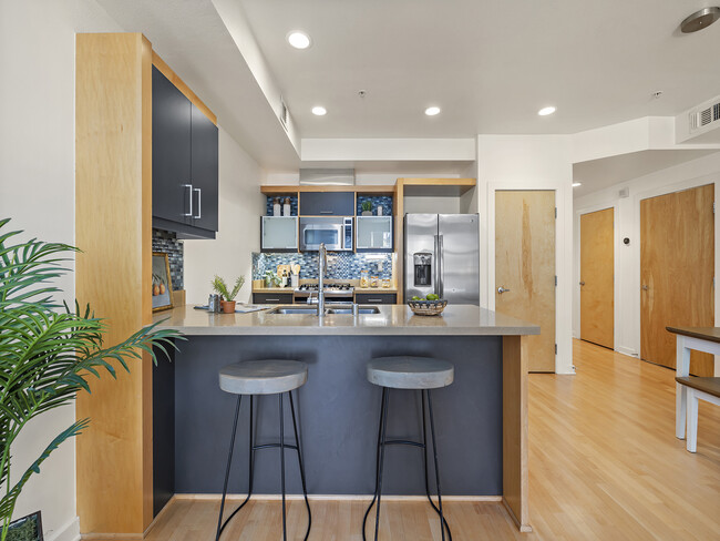 Building Photo - Modern 2 Bedroom Condo in LoHi