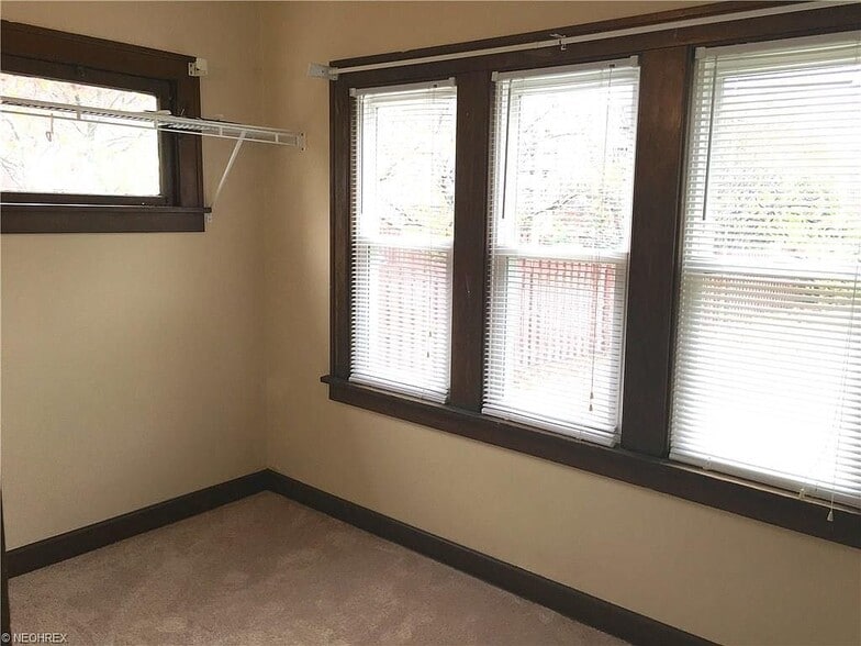 Bonus room - 1380 Webb Rd