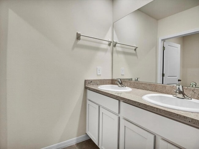 Building Photo - 12537 Night View Dr