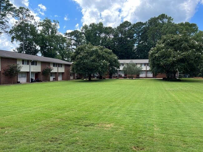 Building Photo - 4073 Pine Valley Rd