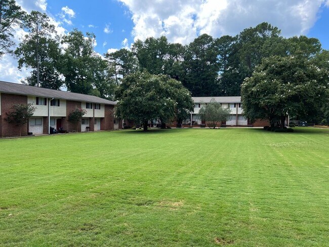 Building Photo - 4077 Pine Valley Rd