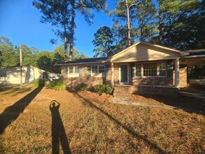 Building Photo - 2990 Shadeland Cir