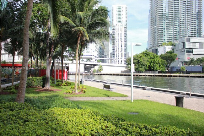 Building Photo - 350 S Miami Ave