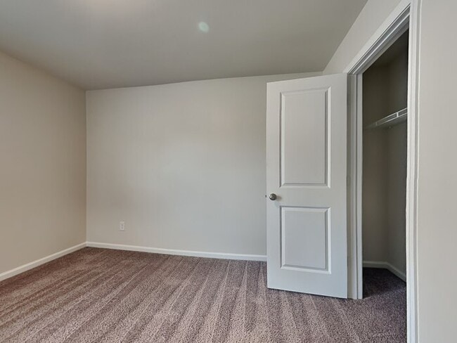 Building Photo - APPLY TODAY! Near Ft Jackson and Downtown ...