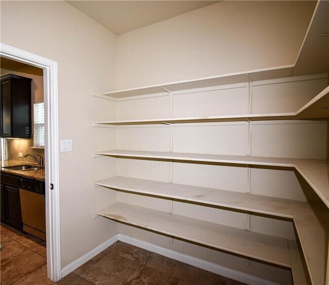 Building Photo - 8548 White Ibis Dr