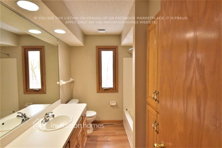 Building Photo - 21020 Floral Bay Dr N