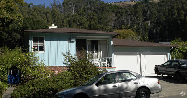 Building Photo - 4107-4109 Keller Ave
