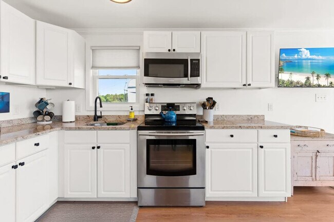 Building Photo - 1611 NH-1A