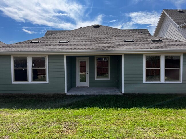 Building Photo - 13045 Dawson Dr