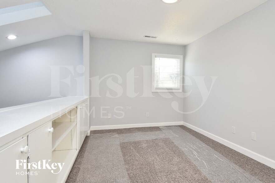 Building Photo - 5620 Poplar Hill Ct