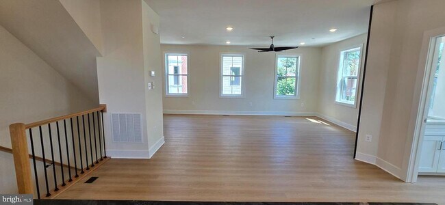 Building Photo - 418 Chapel Alley