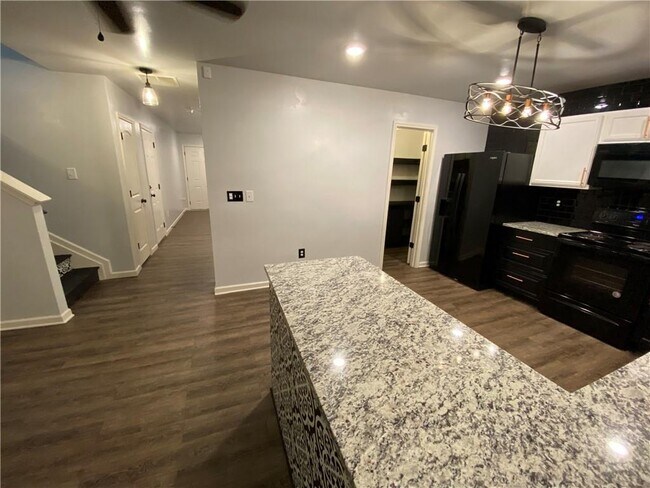 Building Photo - 764 Dove Tree Ln