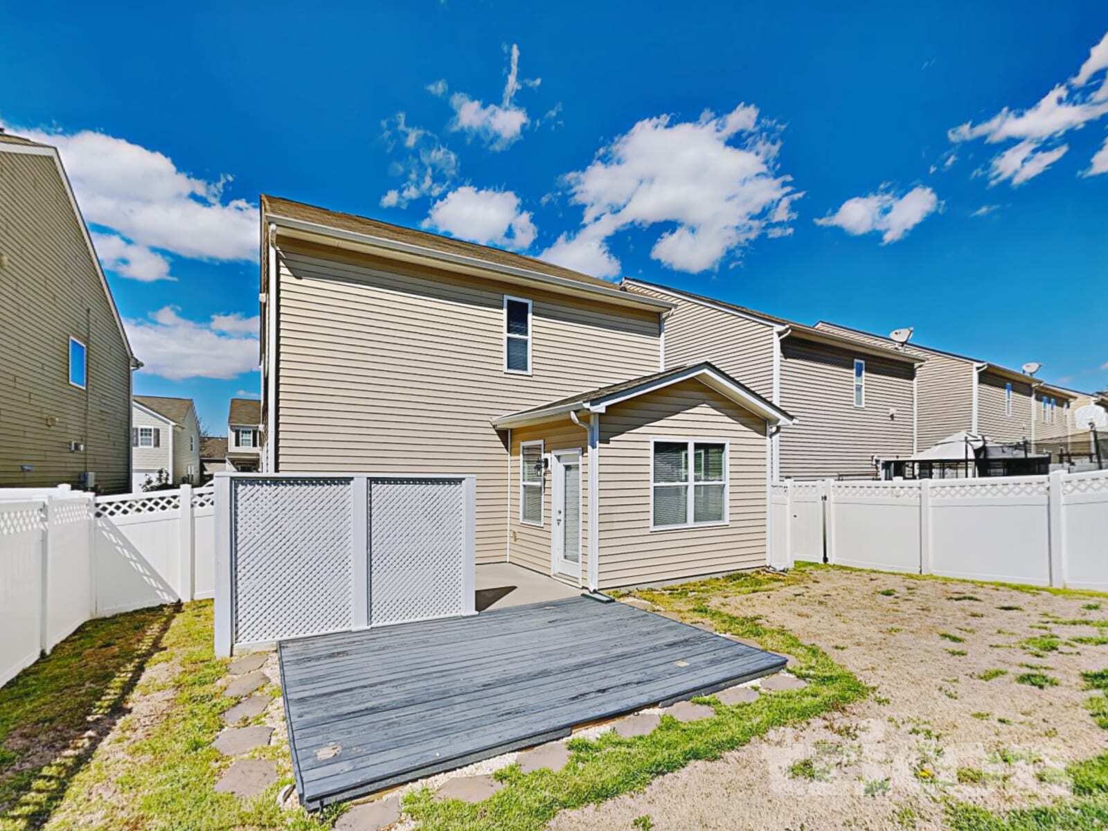 Building Photo - 447 Knothole Ln