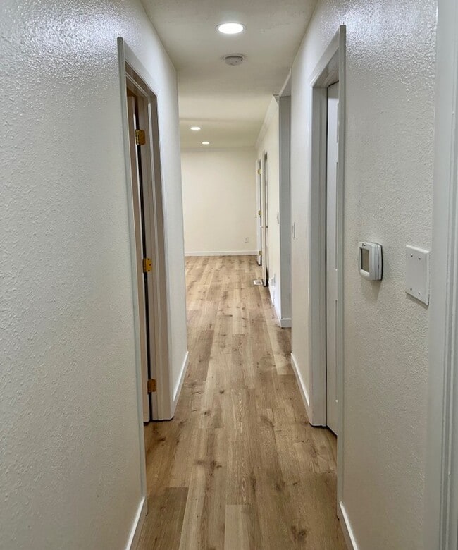 Building Photo - 1000 N 950 E