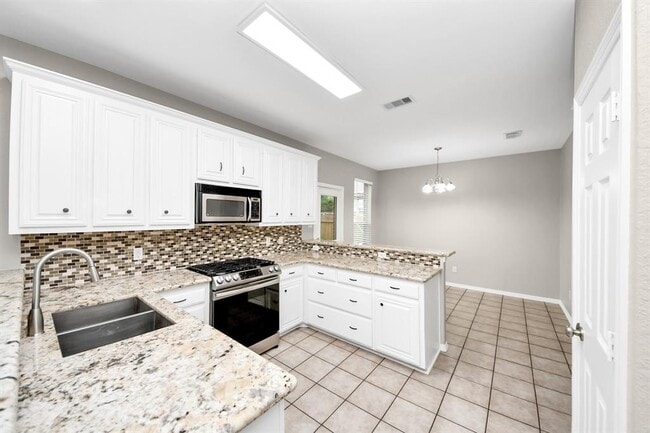 Building Photo - 8522 Sports Haven Dr