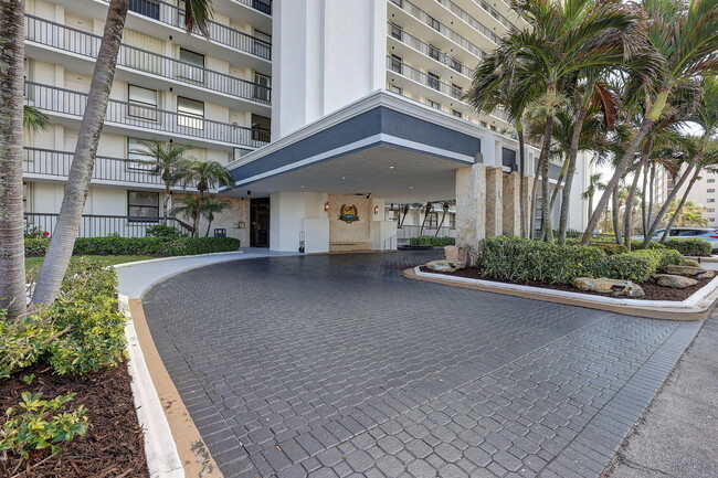 Building Photo - 10680 S Ocean Dr