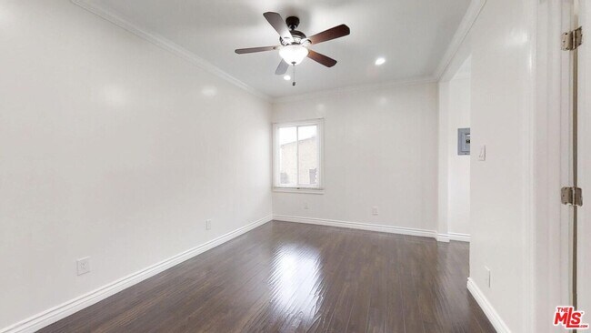 Building Photo - 3511 N Griffin Ave