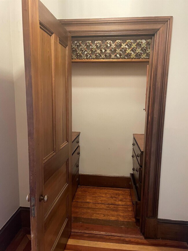 Building Photo - 370 Marlborough St