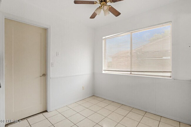 Building Photo - 2117 Anise Dr