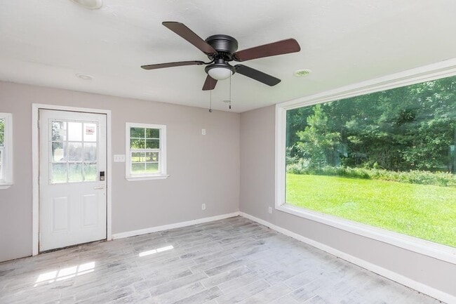 Building Photo - 311 Pinemont Dr