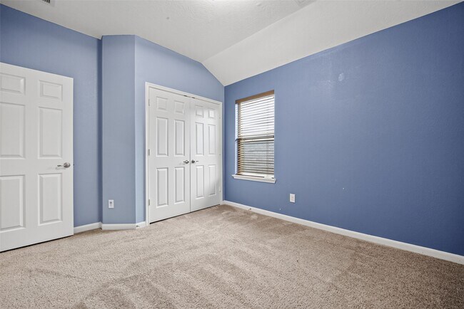 Building Photo - 16419 Sheffield Run Dr