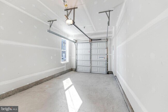 Building Photo - 44592 Strabane Ter