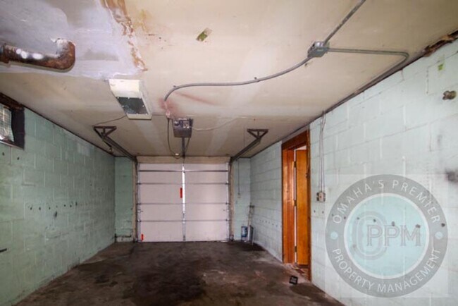 Building Photo - 6913 Bedford Ave