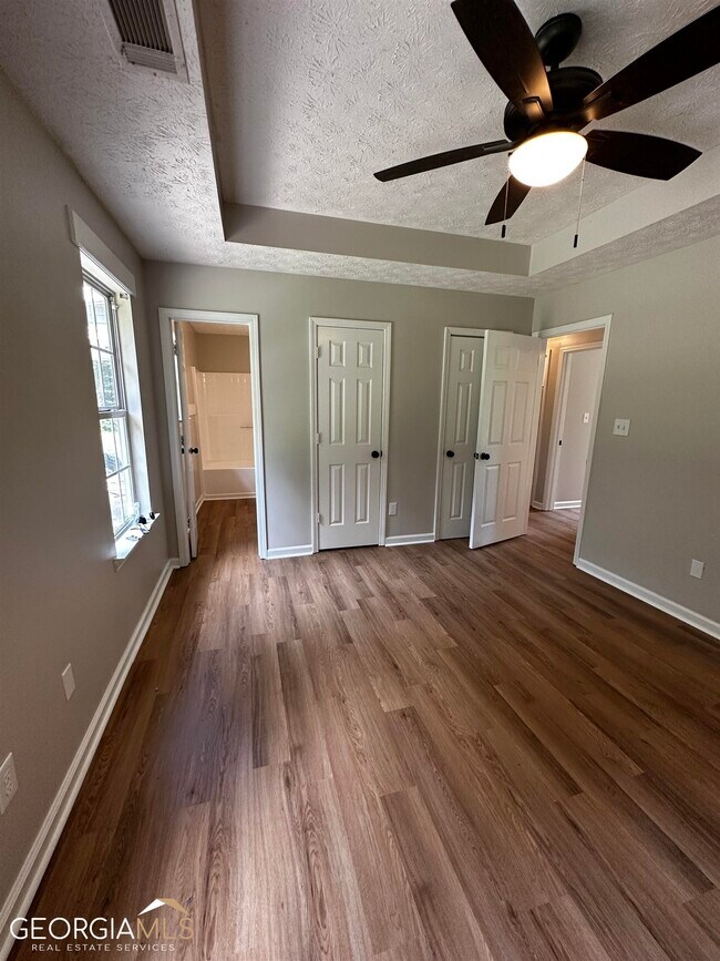 Building Photo - 641 Honey Creek Rd