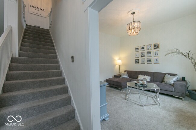 Building Photo - 809 Broadway St