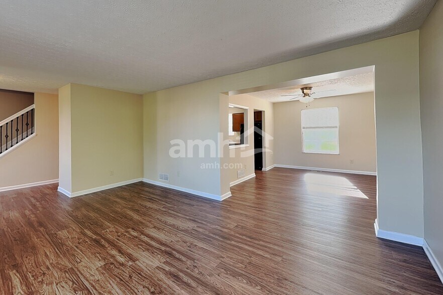 Building Photo - 12400 Bentwood Farms Dr
