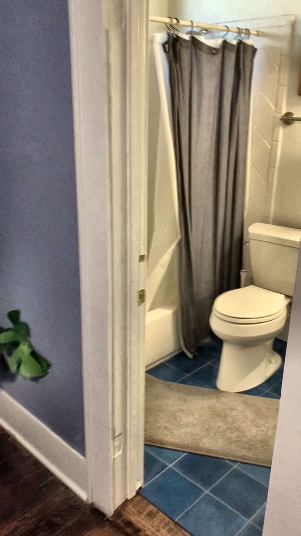 Building Photo - Cozy 2 Bed, 2 Bath Single-Level Home with Sunroom & Fenced Yard