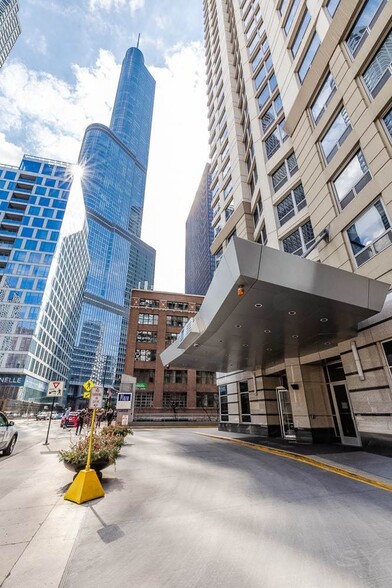 Building Photo - 440 N Wabash Ave
