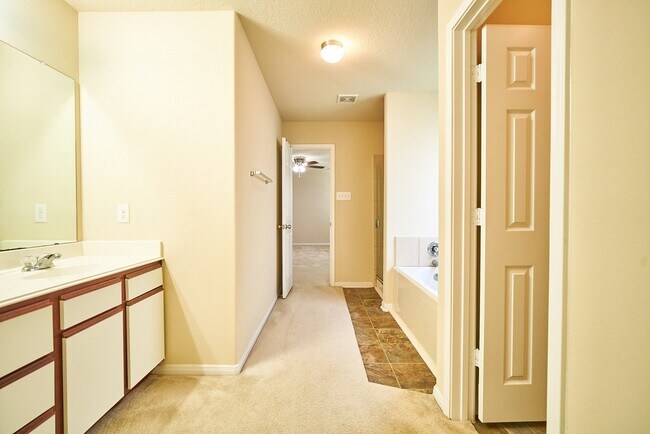 Building Photo - 3019 Zephyr Glen Way