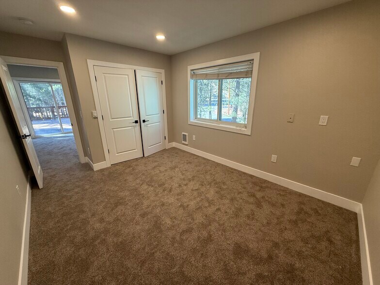 Building Photo - 11750 Chapelle Pl