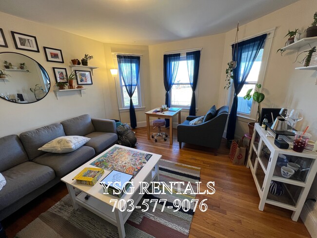 Building Photo - 20 Lincoln Pky