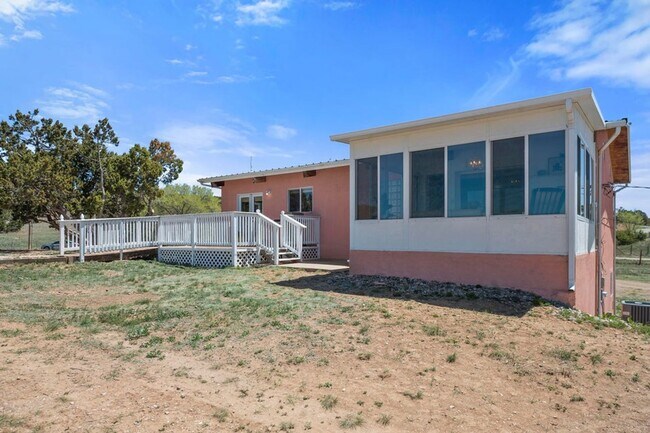 Building Photo - 3 Bedroom, 2.5 Bathroom Home in Edgewood, NM
