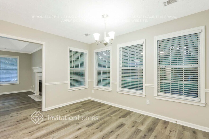 Building Photo - 415 Cambridge Way