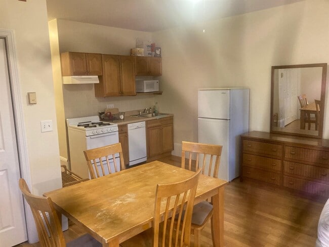 Primary Photo - 65 Inman St