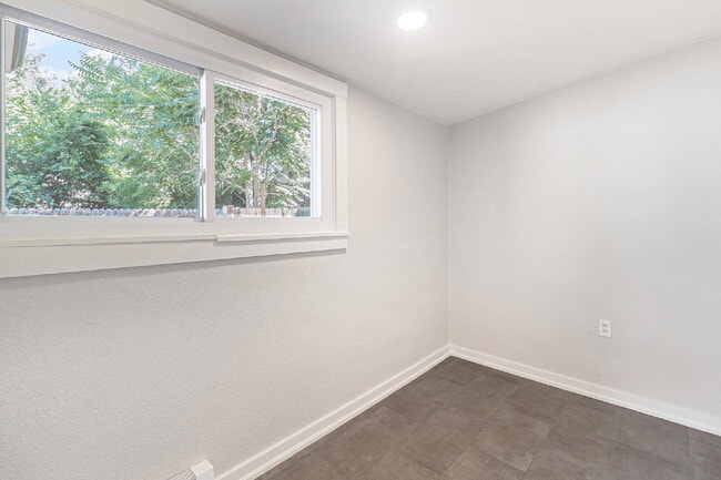 Building Photo - "Charming 3-Bed Oasis with Gleaming Hardwood Floors in the Heart of Boulder!"