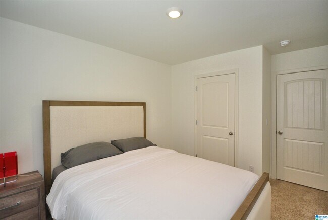 Building Photo - 6558 Creek Cir