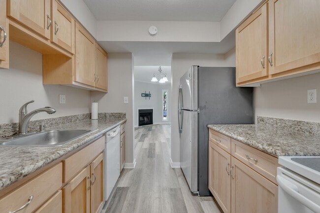 Building Photo - 362 Tabor Ave