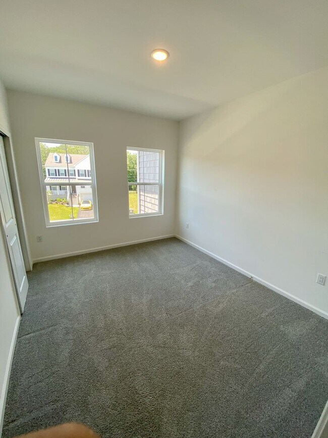 Building Photo - Brand-New Luxury Home in Howell – Move-In ...