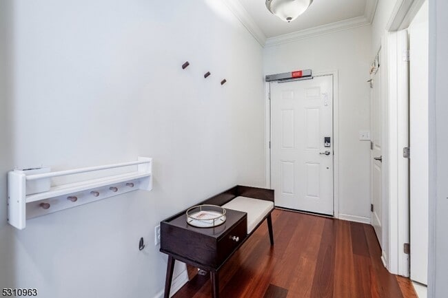 Building Photo - 503 Waterview Ct