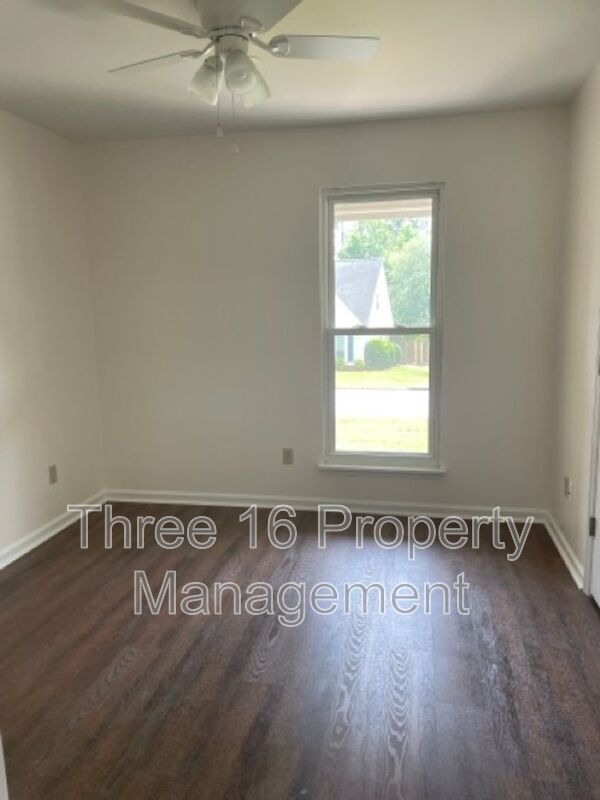Building Photo - 4207 Fairfield Cir