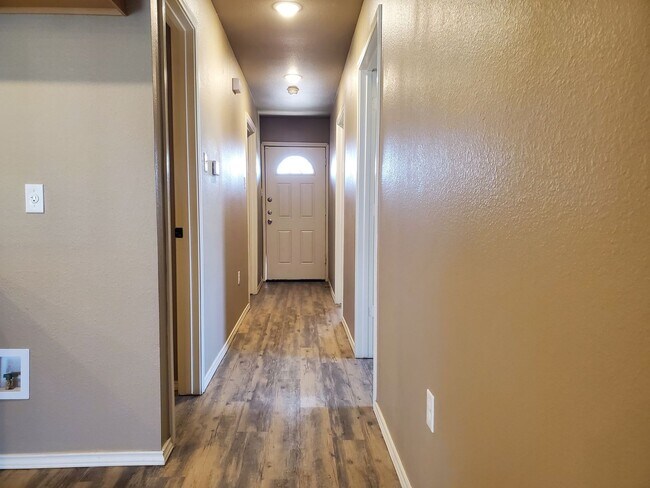 Building Photo - 3/2/1 in Northeast Lubbock