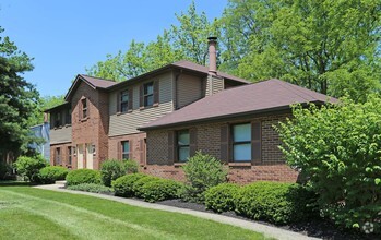 Building Photo - The Villas at Kingswood