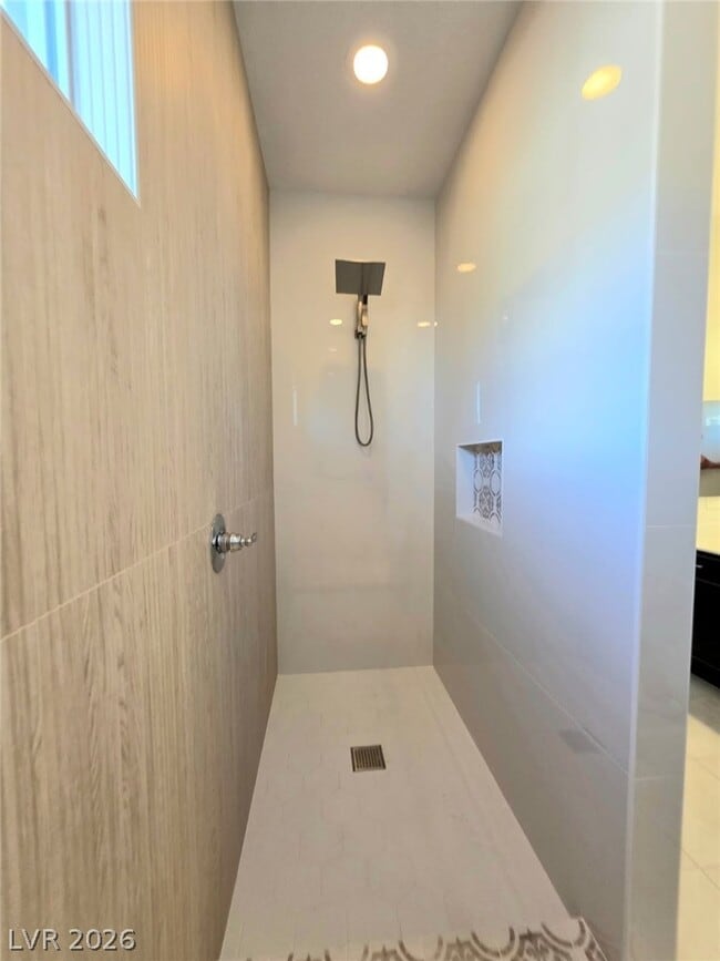 Building Photo - 298 Nine Mile Creek Dr